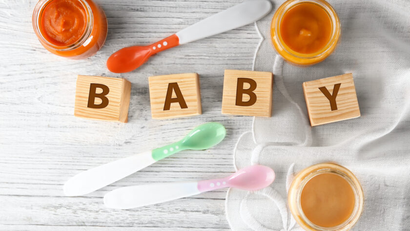 De eerste hapjes voor je baby: wanneer begin je?